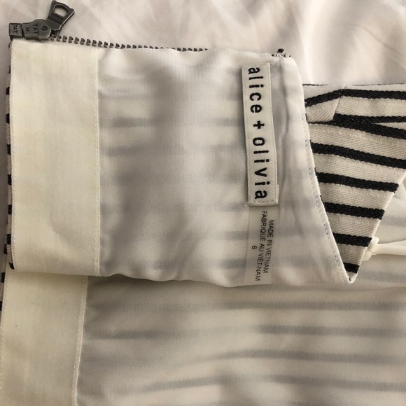 Alice + Olivia Jaymee halter crop top - Picture 5 of 8